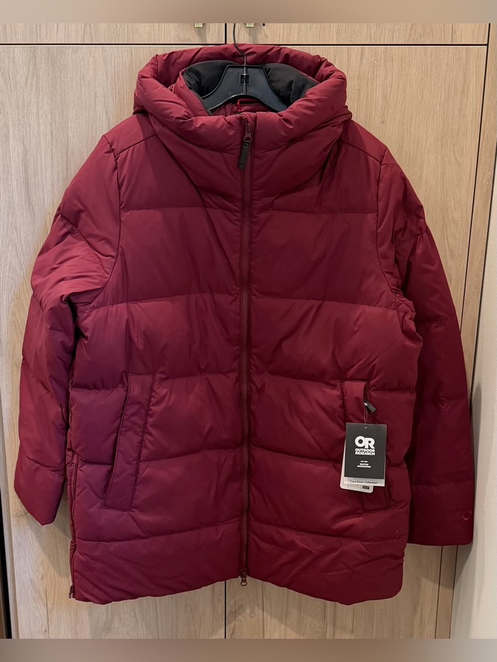 NWTs Outdoor Research Women's Coze Down Coat. Kalamata. Size XL